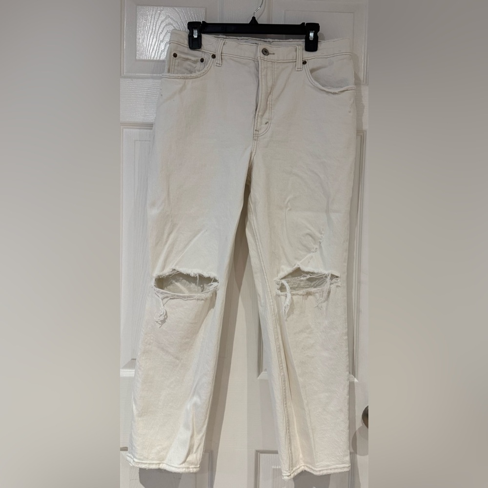 White‎ Abercrombie & Fitch The 90s Straight Ultra High Rise Distressed Jean 12S